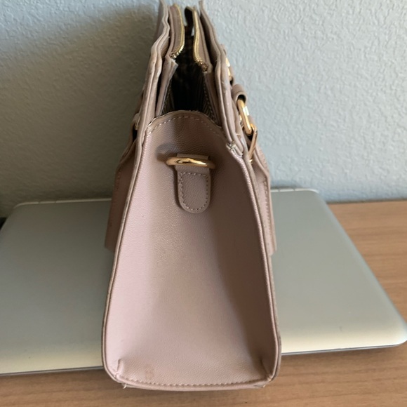 Miztique handbag with several pockets. Neutral color to match any outfit! - Picture 10 of 13